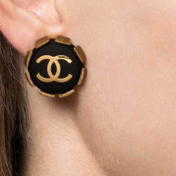 Chanel Cc Button Motif Earrings Gold Black Clip On 94p